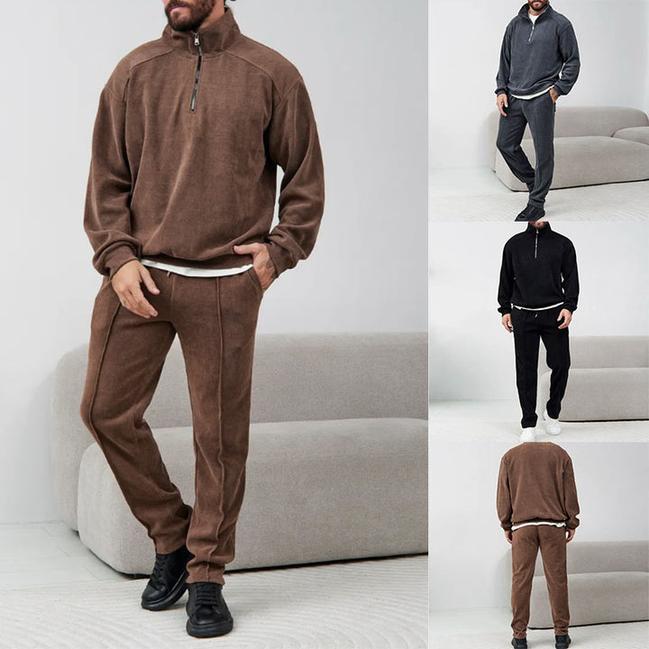 TWO-PIECE TRACKSUIT